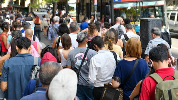 Transporte público: dos importantes líneas de colectivos de Buenos Aires cambian su recorrido