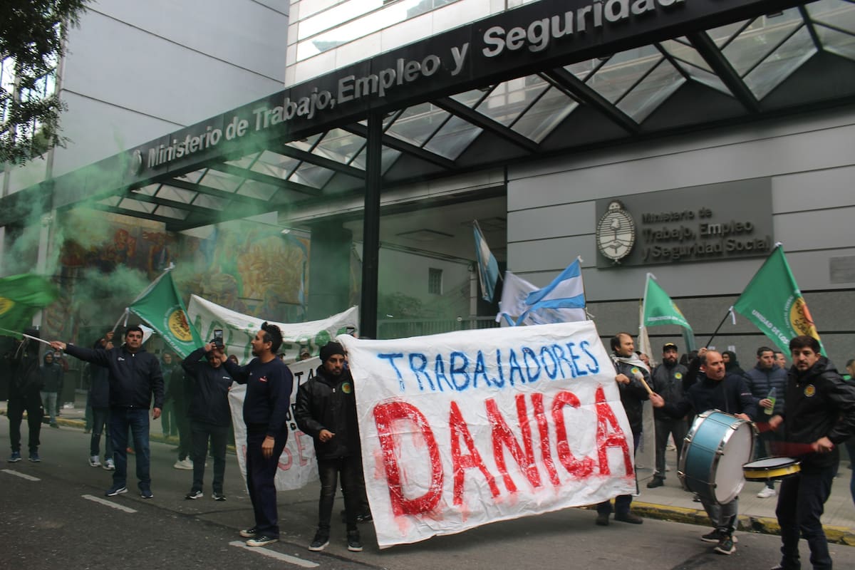 Reclamo de trabajadores de Dánica.