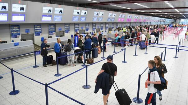 Estados Unidos: fuertes lluvias e inundaciones afectaron unos 400 vuelos en el Aeropuerto Internacional de Miami