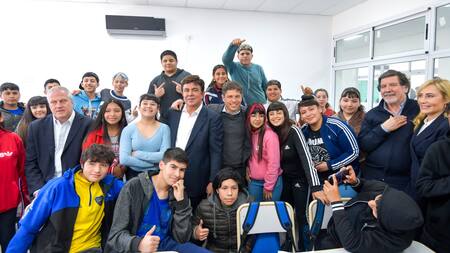 Fernando Espinoza y Axel Kicillof recorren escuelas en La Matanza.