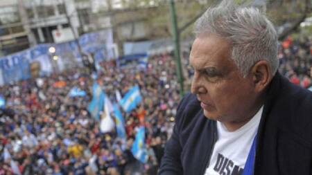 Ordenaron la prisión domiciliaria para “El Pata” Medina por violar la prohibición de realizar actividades gremiales