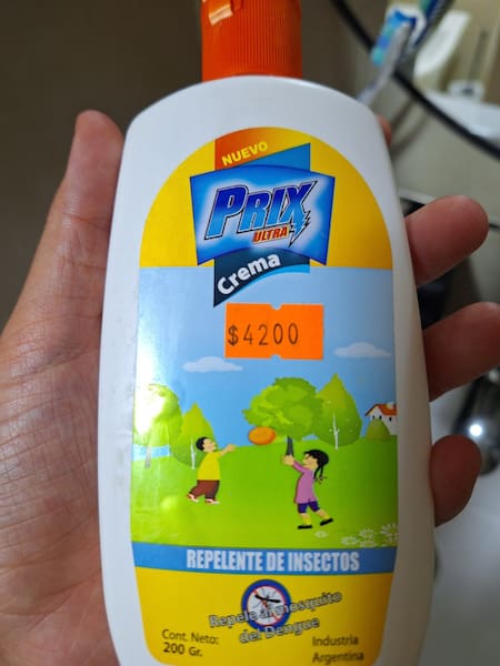 El repelente prohibido por la ANMAT. Foto: Twitter.