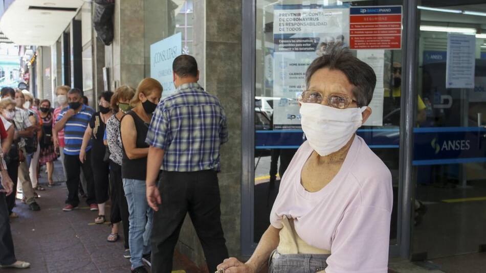 Jubilados, pensionados, cola en banco, sistema previsional, NA