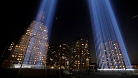 El Tribute in Light se enciende para conmemorar el 18 aniversario del ataque del 11 de septiembre de 2001 en la ciudad de Nueva York