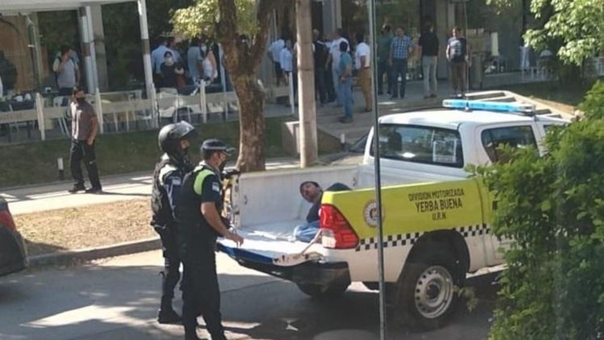 Hombre que entró a los tiros a una oficina en Tucumán
