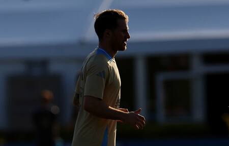 Alexis Mac Allister en el entrenamiento de la Selección argentina. Foto: Reuters/Agustin Marcarian