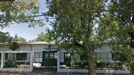 Una alumna y su madre atacaron a golpes a la directora de una escuela en Glew