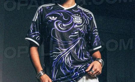 Filtración de la nueva camiseta alternativa de la Selección argentina.