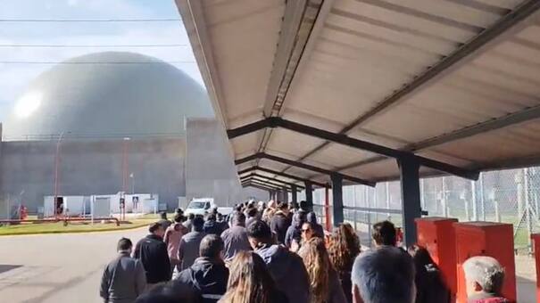Masiva movilización de los trabajadores de la central nuclear Atucha