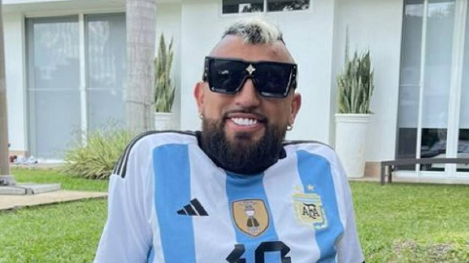 Arturo Vidal con la camiseta de la Selección. Foto: NA.