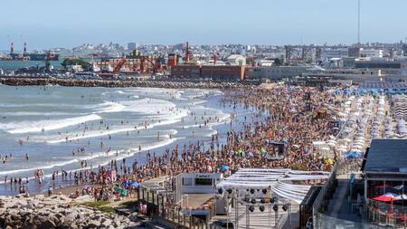 Playa de Mar del Plata 2; turismo. Foto: NA.