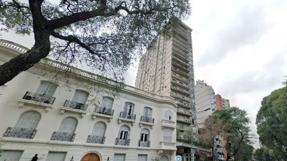 El edificio situado en la avenida Las Heras, donde murió un joven de 23 años. Foto: Google Maps.