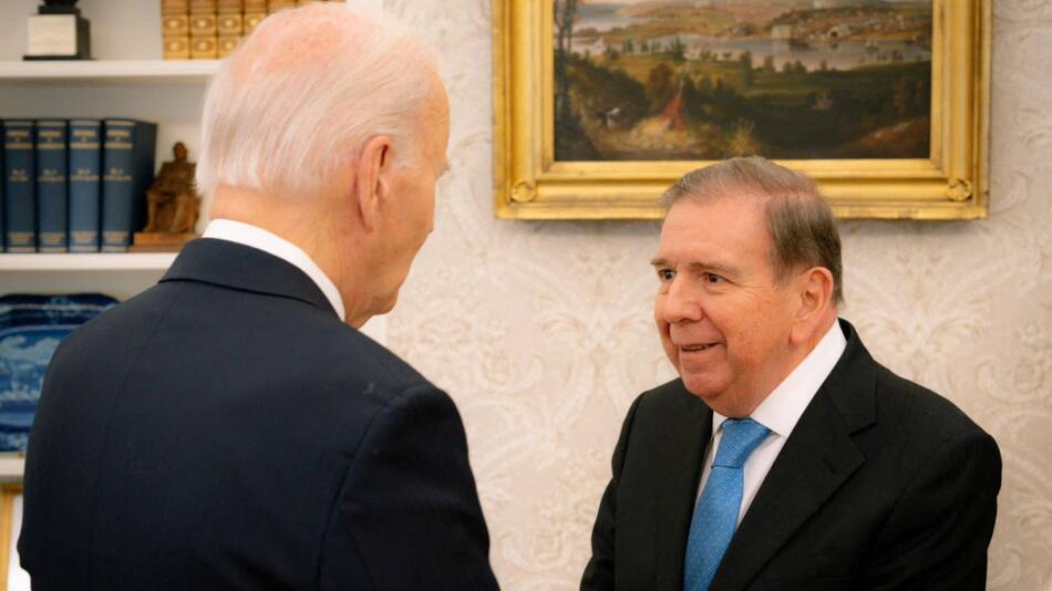 Joe Biden junto a Edmundo González Urrutia. Foto: Reuters.