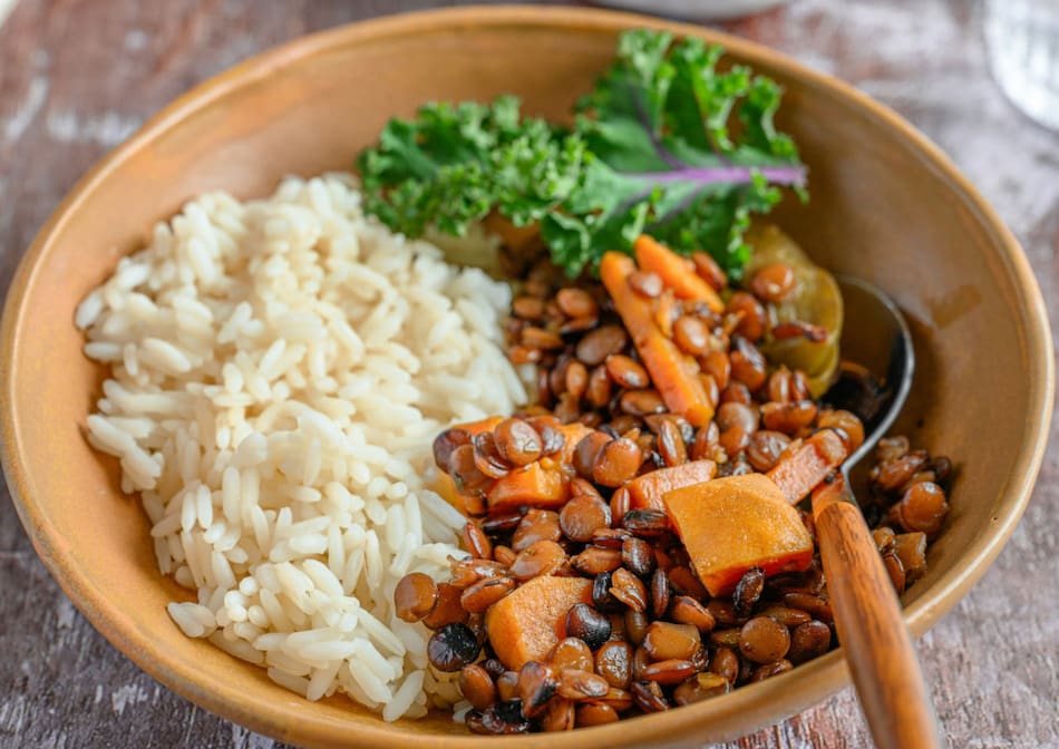 Guiso de lentejas. foto: Unsplash.