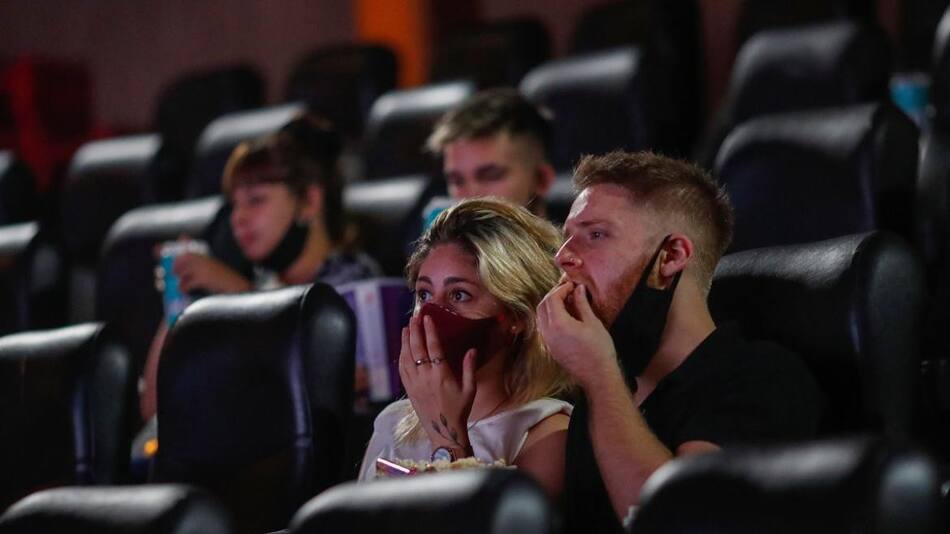 Reabrieron los cines en Buenos Aires, Reuters.