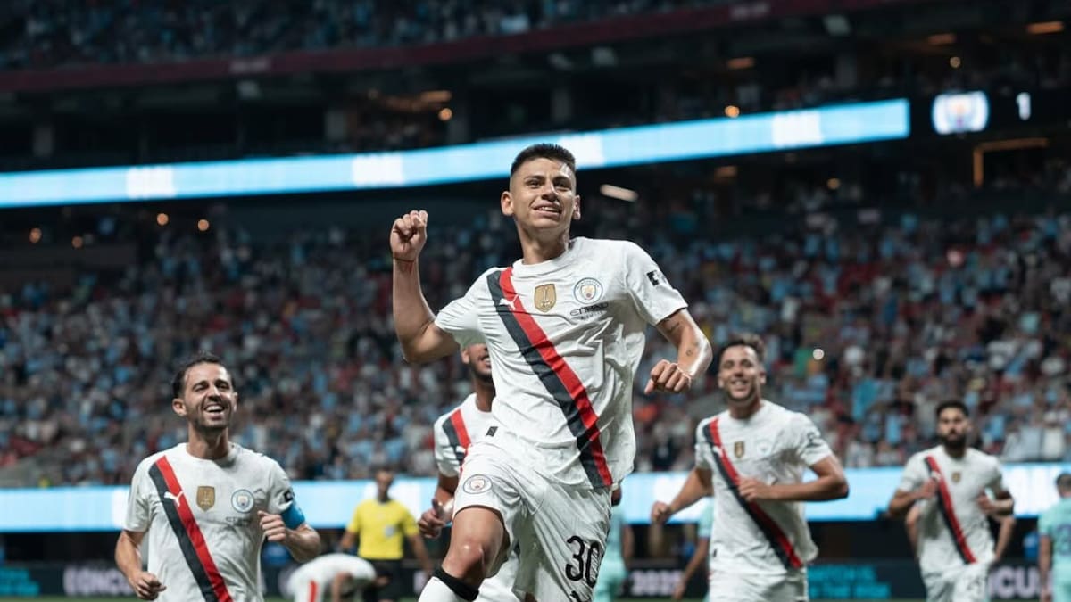 El “Diablito” Echeverri deja el Manchester City: se va a un grande de Alemania y tendrá a otro ex River como compañero