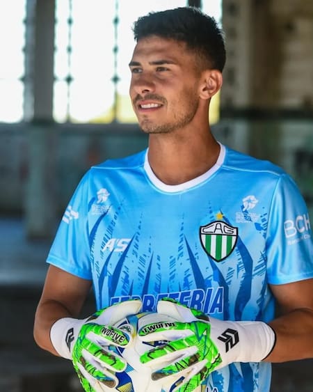 Mauricio Nievas, arquero de Deportivo Madryn, tuvo un paso por Germinal.