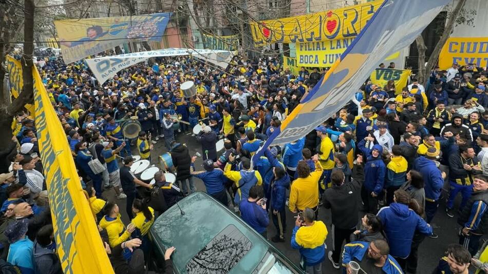 Hinchas de Boca reunidos previo a un partido. Foto: Instagram @lapreviademari