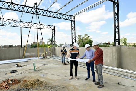 Leonardo Nardini supervisó el avance de importantes obras educativas en Malvinas Argentinas.