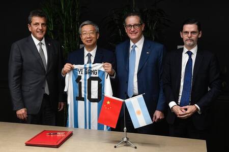 Sergio Massa y funcionarios chinos. Foto: Presidencia de la Nación.