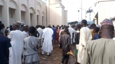 Derrumbe de una mezquita en Nigeria. Foto: @SamaaEnglish