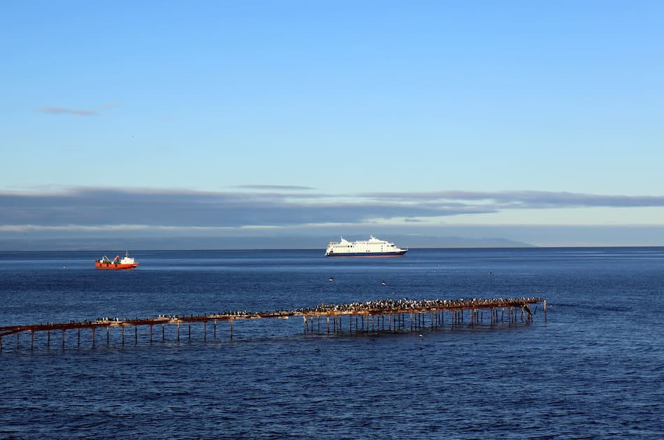 Vista del Estrecho de Magallanes desde Punta Arenas. Foto: Wikipedia