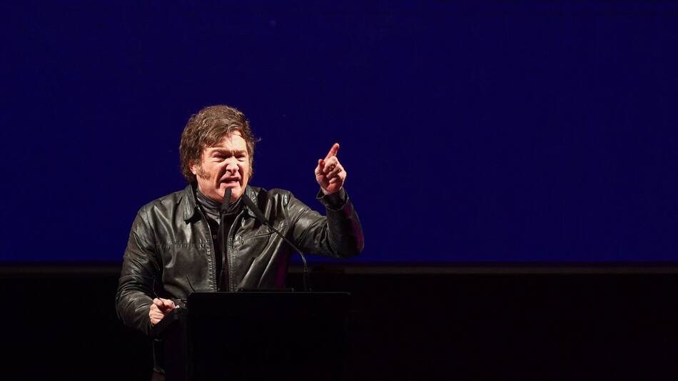 El presidente está acompañado por Karina Milei. Foto: Reuters