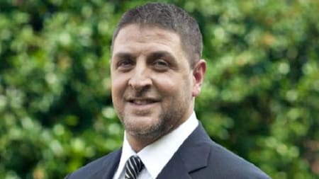 Adriano Cario fue expulsado del Parlamento italiano