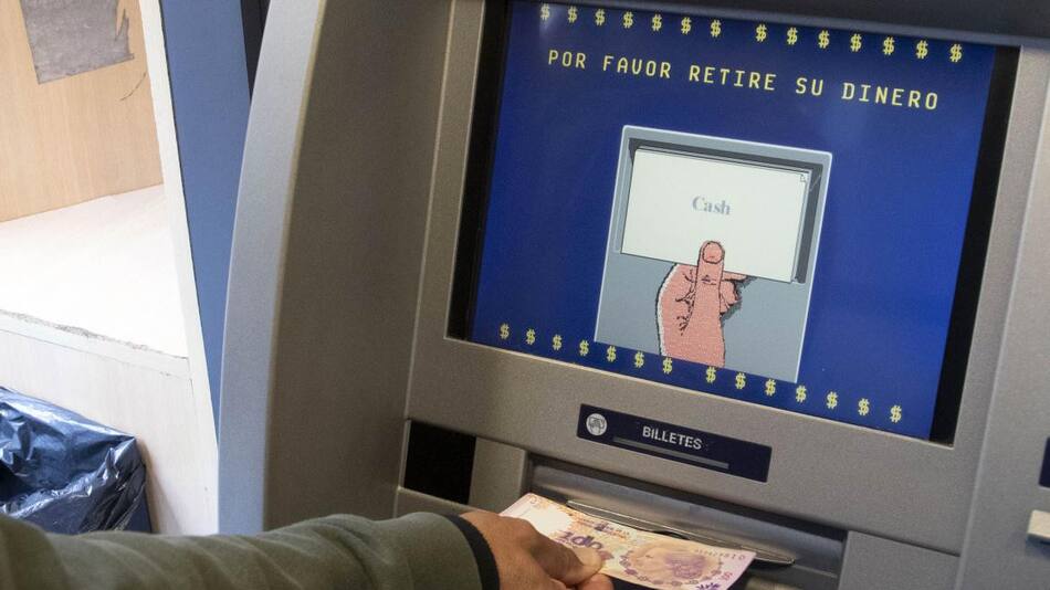 Cajero automático, economía argentina, foto NA
