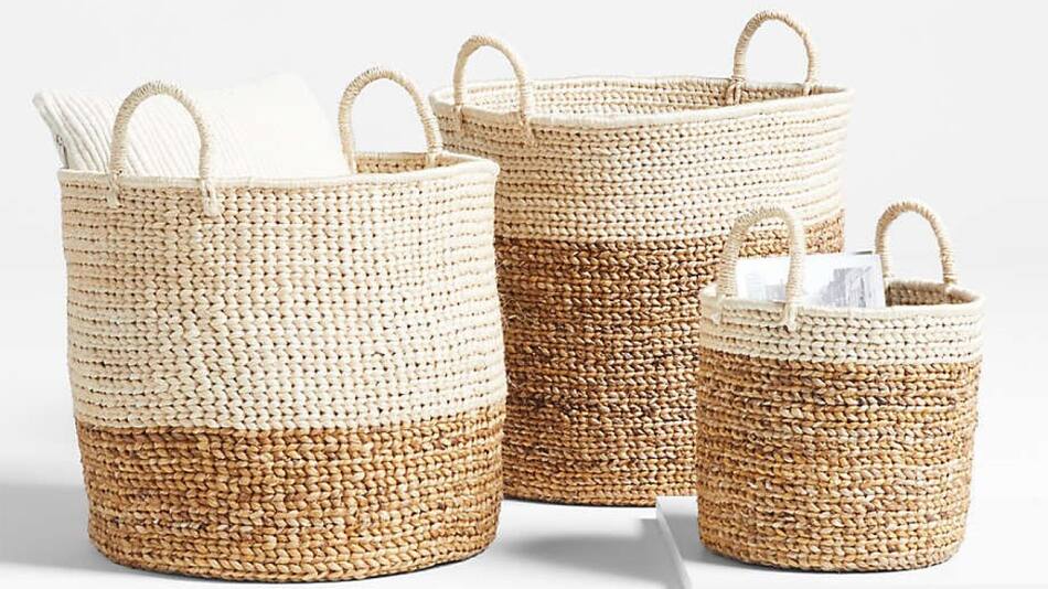 Cestos para ropa creados con tubos de PVC reciclados. Foto: Instagram/ mos.crib