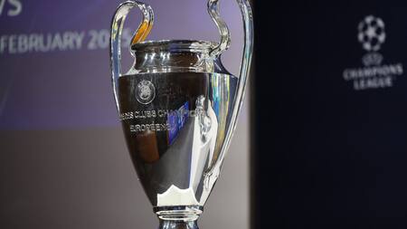 Trofeo de la Champions League. Foto: REUTERS/Pierre Albouy.