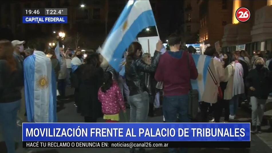 Marcha de velas en Tribunales en apoyo a jueces desplazados por el Gobierno, CANAL 26
