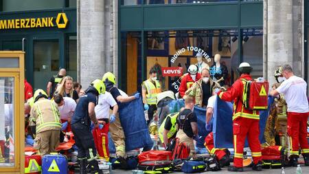 Auto atropelló a peatones en Berlín, Reuters