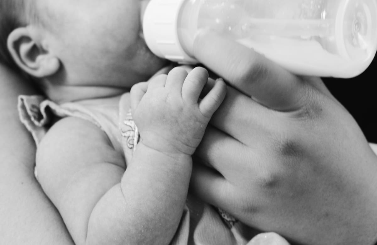 Maternidad, lactancia, bebé, salud. Foto: Unsplash