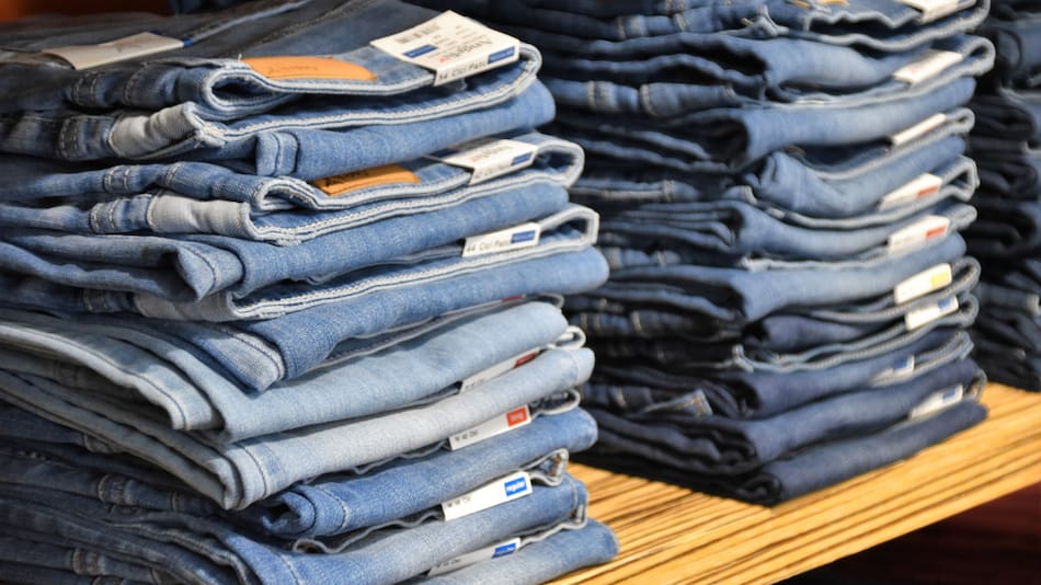 ¿Cuánto tarda en descomponerse un jean?