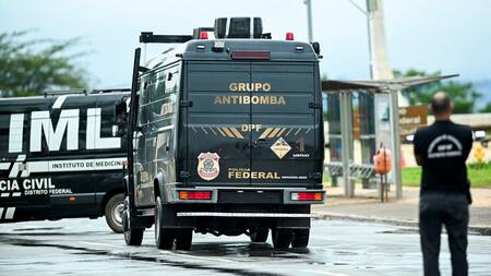 Explosión en los alrededores de la Corte Suprema de Brasil. Foto: Reuters