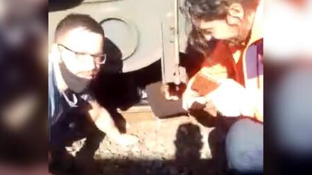 Dramático rescate de mujer que quiso suicidarse arrojándose a las vías del tren