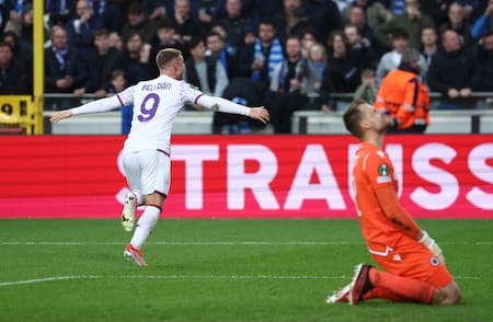 Festejo de Lucas Beltrán para la Fiorentina en la Conference League. Foto: REUTERS.