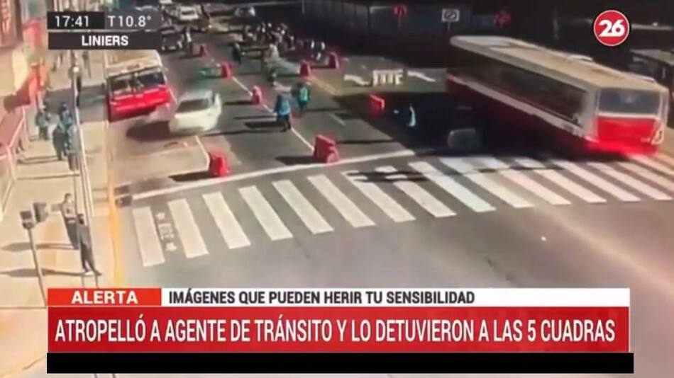 Agente de tránsito atropellado en control vehicular, Liniers, Canal 26