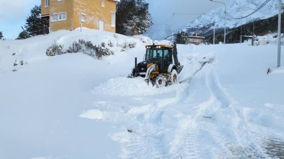Fuerte temporal de nieve en Ushuaia. Foto: Twitter @UshuaiaMuni.