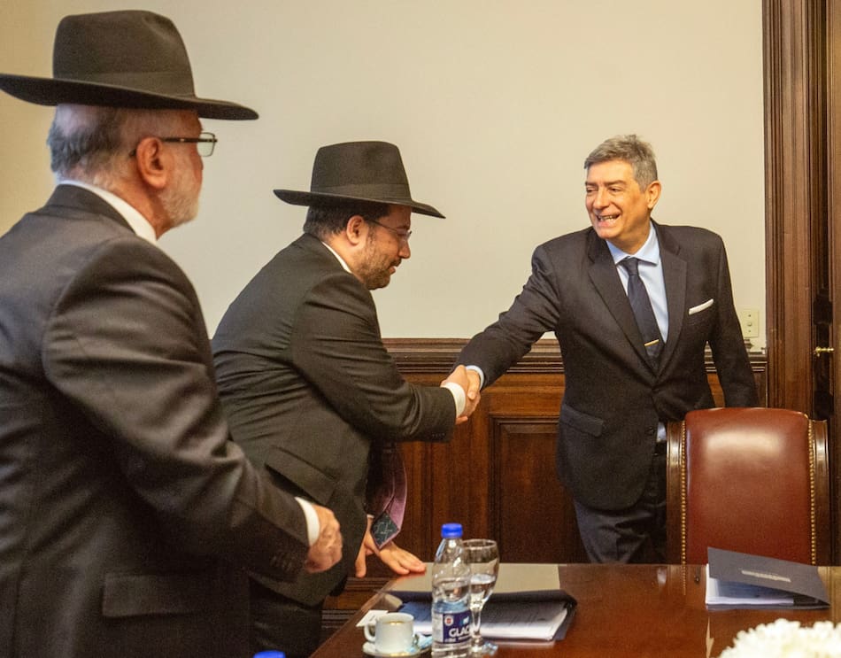 Rosatti junto a líderes religiosos judíos e islámicos por la implementación de autopsias virtuales
.