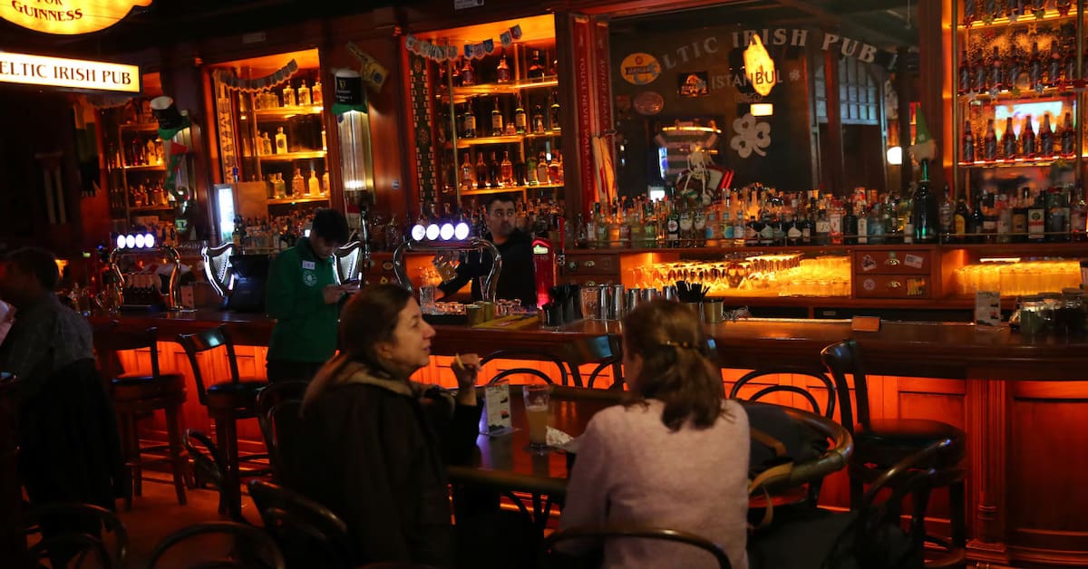 Bar en Turquía. Foto: Reuters