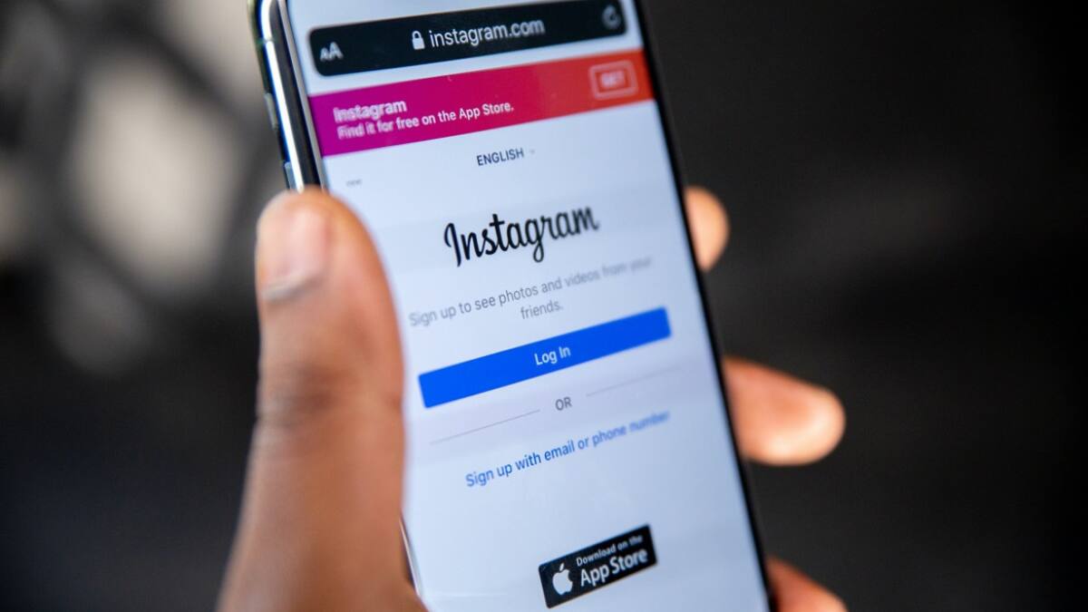 Logeo de aplicación en Instagram. Foto: Unsplash.