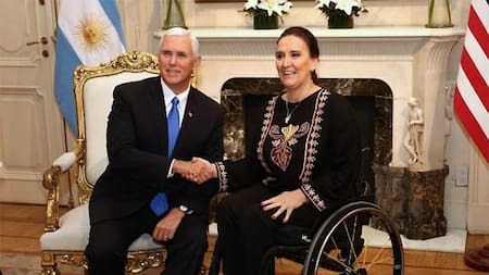 Mike Pence y Gabriela Michetti (Twitter)