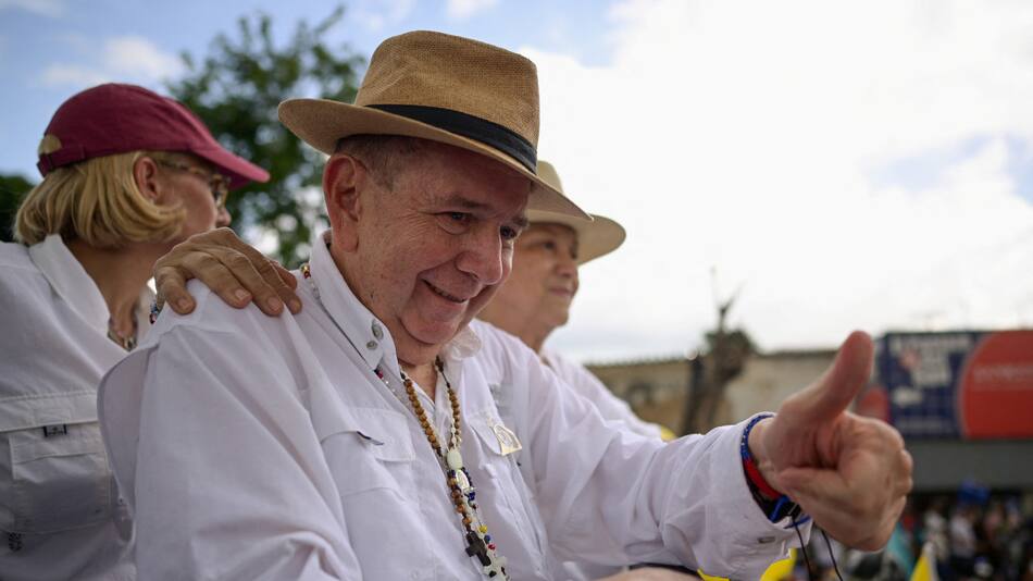 Edmundo González Urrutia, el candidato que le quiere arrebatar el poder a Nicolás Maduro. Foto: Reuters.
