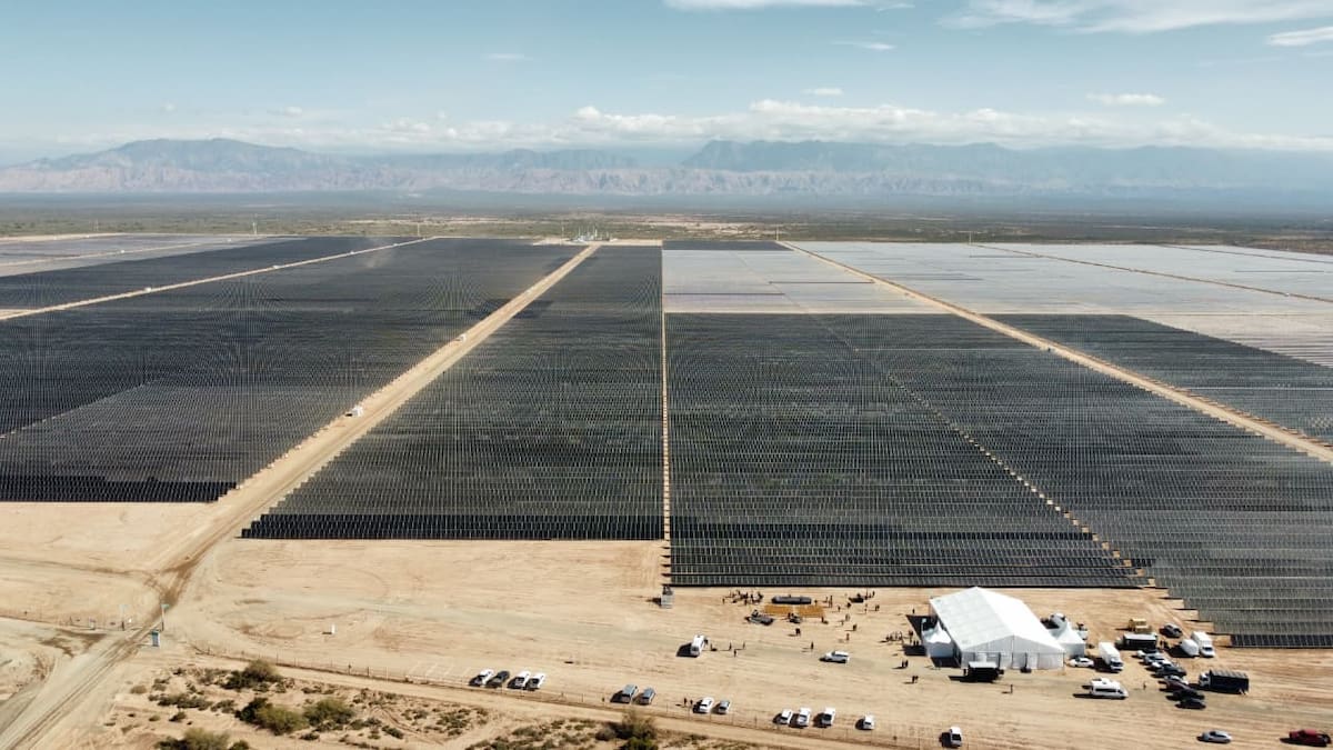 Inauguraron el parque solar más grande de Argentina: producirá más de 300 MW para el sistema eléctrico nacional