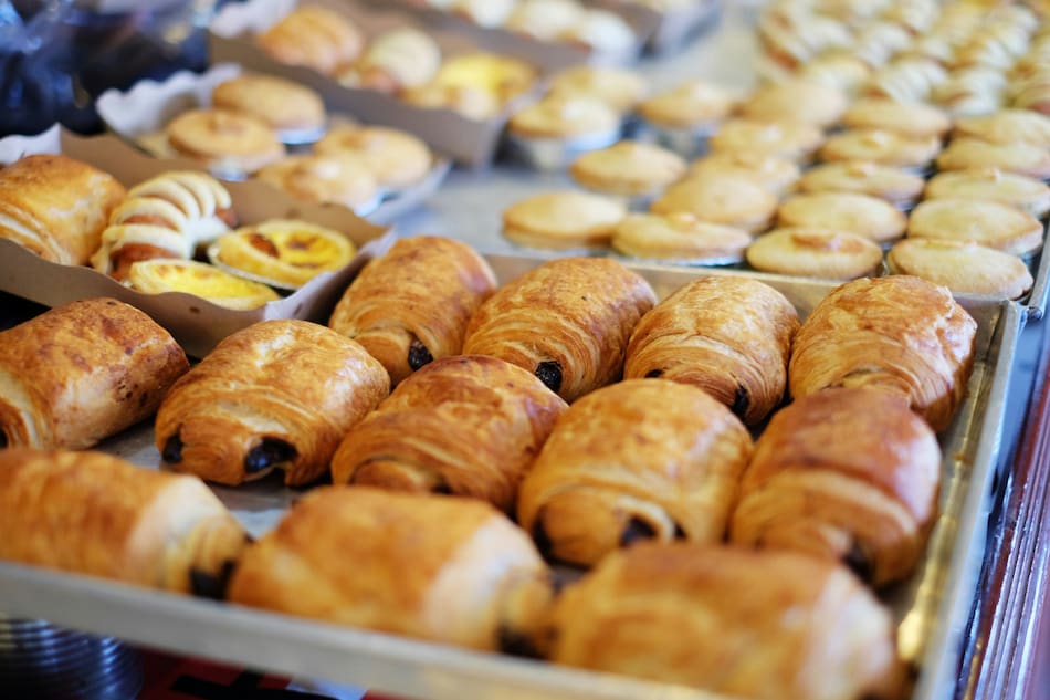 Facturas exhibidas en una panadería. Foto: Unsplash