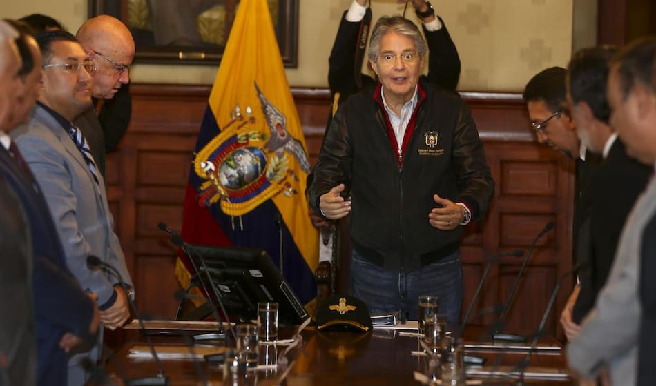Ecuador decreta como