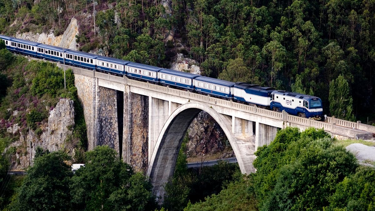Los trenes turísticos más espectaculares de España.