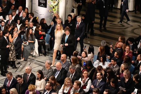 Javier Milei y Karina Milei en la ceremonia del Premio Nobel de la Paz